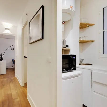 Cozy Parisian Retreat In The Heart Of The City Apartamento