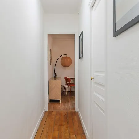 Apartamento Cozy Parisian Retreat In The Heart Of The City
